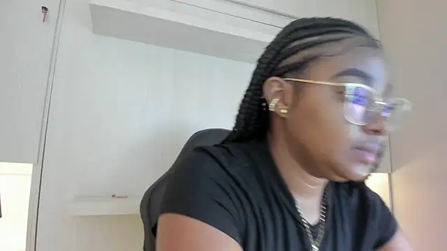 tamaraa smiith online show from 02/25/26, 07:34