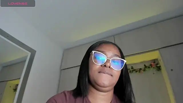 tamaraa smiith online show from 04/15/26, 07:43