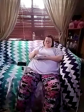 Snapshot of Bayou_Woman68 chatting on 06/20/26, 06:54 Bayou Woman68 online show from 06/20/26, 06:54