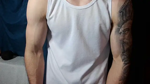 Snapshot of Kenner_fox77 chatting on 12/24/24, 06:33 Kenner fox77 online show from 12/24/24, 06:33