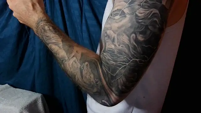 Snapshot of Kenner_fox77 chatting on 12/24/24, 11:22 Kenner fox77 online show from 12/24/24, 11:22