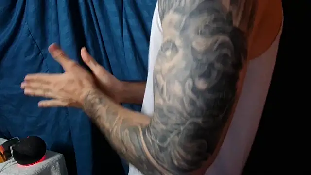 Snapshot of Kenner_fox77 chatting on 12/25/24, 07:24 Kenner fox77 online show from 12/25/24, 07:24