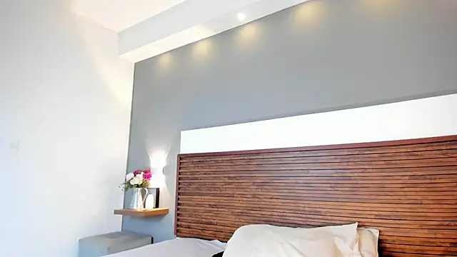 Snapshot of Adelehottman chatting on 09/12/25, 04:34 Adelehottman online show from 09/12/25, 04:34