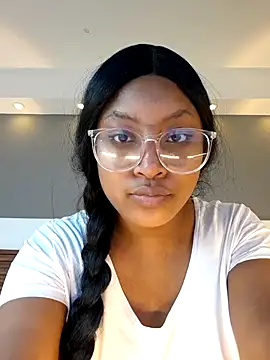 Snapshot of Adelehottman chatting on 09/30/25, 12:43 Adelehottman online show from 09/30/25, 12:43