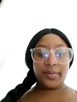 Snapshot of Adelehottman chatting on 10/06/25, 12:13 Adelehottman online show from 10/06/25, 12:13