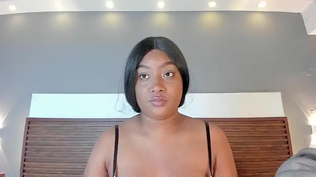 Snapshot of Adelehottman chatting on 10/21/25, 12:06 Adelehottman online show from 10/21/25, 12:06