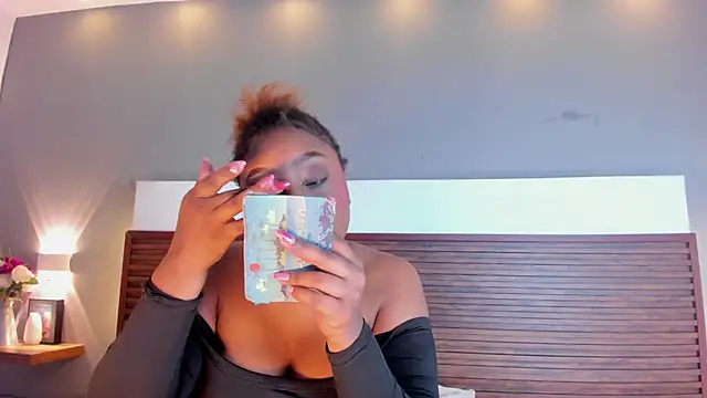 Snapshot of Adelehottman chatting on 11/01/25, 12:07 Adelehottman online show from 11/01/25, 12:07