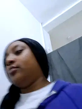 Snapshot of Adelehottman chatting on 11/05/25, 12:05 Adelehottman online show from 11/05/25, 12:05