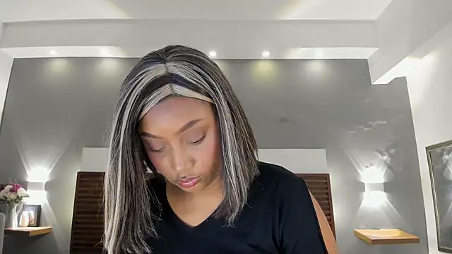 Snapshot of Adelehottman chatting on 12/04/25, 12:14 Adelehottman online show from 12/04/25, 12:14