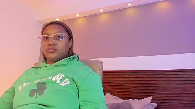 Adelehottman online show from 03/25/26, 12:11