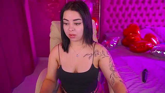 Snapshot of SusieWood chatting on 02/10/26, 09:08 SusieWood online show from 02/10/26, 09:08