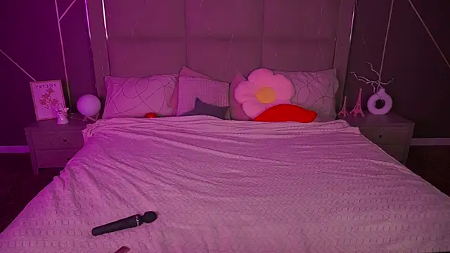 Snapshot of SusieWood chatting on 02/28/26, 09:05 SusieWood online show from 02/28/26, 09:05