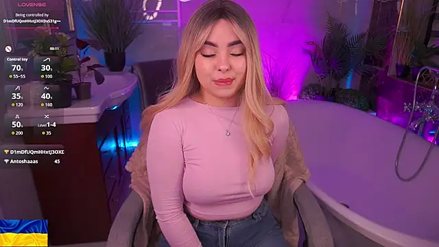 Snapshot of SusieWood chatting on 04/16/26, 08:09 SusieWood online show from 04/16/26, 08:09