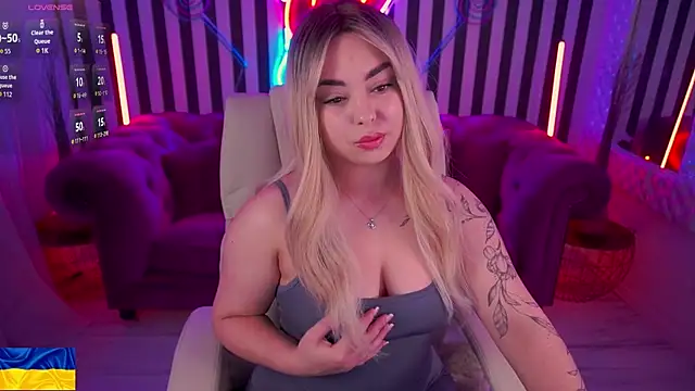 Snapshot of SusieWood chatting on 04/22/26, 08:10 SusieWood online show from 04/22/26, 08:10