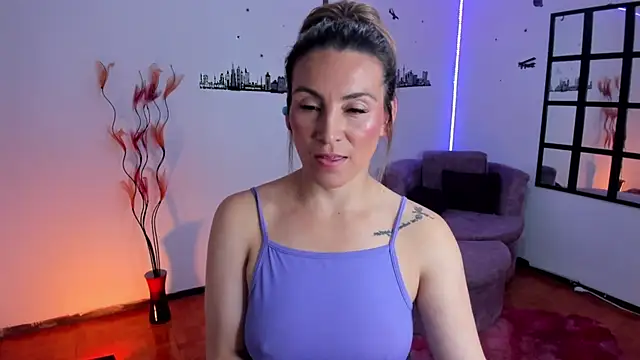 Snapshot of Elizabeth_taylor_b chatting on 02/02/26, 11:36 Elizabeth taylor b online show from 02/02/26, 11:36