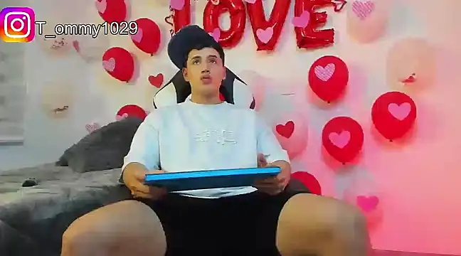 Snapshot of Tommy_Jos chatting on 02/16/25, 01:25 Tommy Jos online show from 02/16/25, 01:25