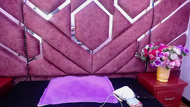 Snapshot of milly_print chatting on 12/18/24, 02:53 milly print online show from 12/18/24, 02:53