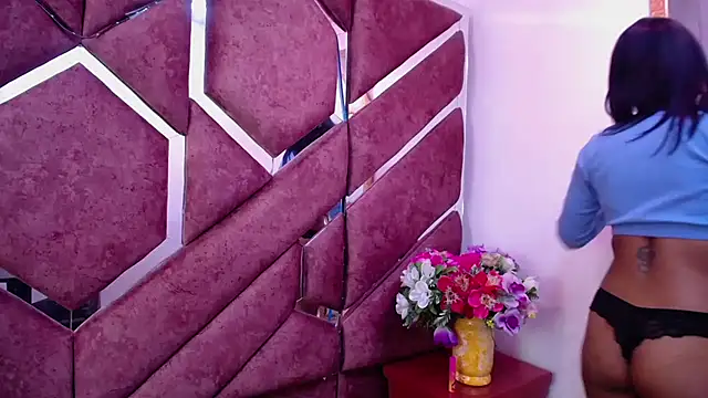 Snapshot of milly_print chatting on 12/18/24, 05:59 milly print online show from 12/18/24, 05:59