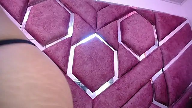 Snapshot of milly_print chatting on 12/22/24, 09:00 milly print online show from 12/22/24, 09:00