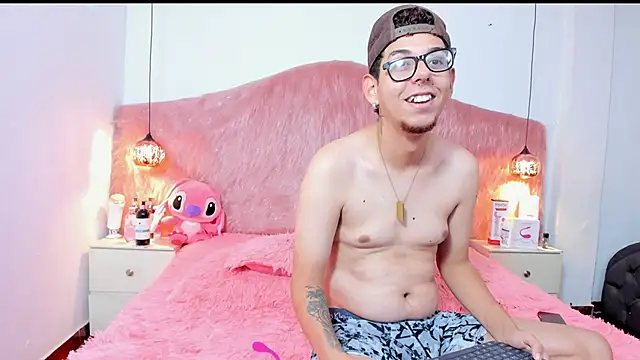 Derek and Skarlet online show from 11/17/25, 03:51