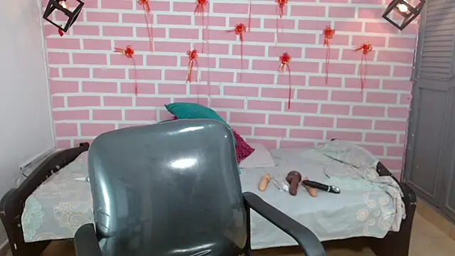 emy 0 online show from 02/20/25, 11:10