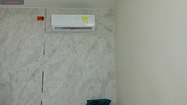 emy 0 online show from 05/21/26, 01:51