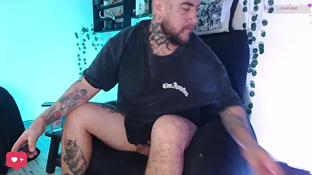 Snapshot of Ash_gusbig chatting on 12/04/24, 04:32 Ash gusbig online show from 12/04/24, 04:32