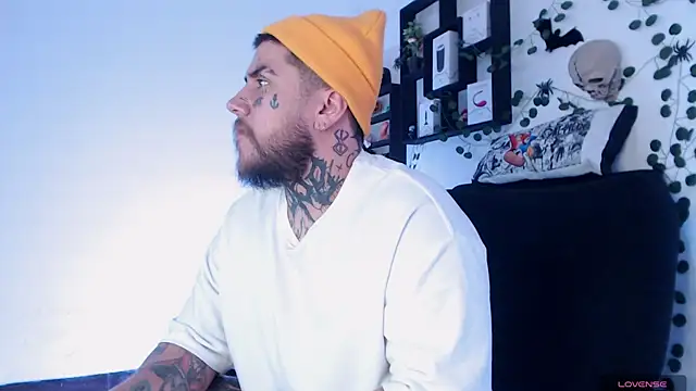 Snapshot of Ash_gusbig chatting on 12/10/24, 10:26 Ash gusbig online show from 12/10/24, 10:26