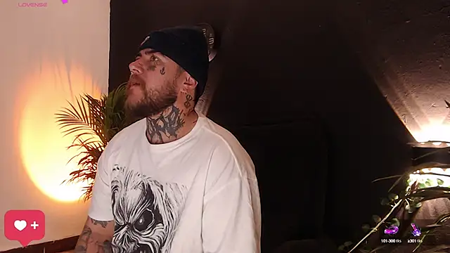 Snapshot of Ash_gusbig chatting on 01/07/25, 02:31 Ash gusbig online show from 01/07/25, 02:31