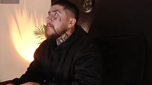 Snapshot of Ash_gusbig chatting on 01/16/25, 03:56 Ash gusbig online show from 01/16/25, 03:56