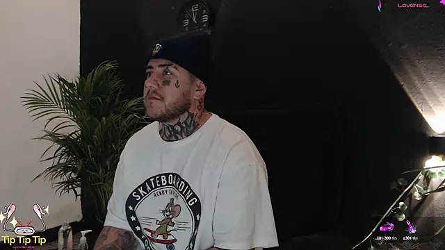 Snapshot of Ash_gusbig chatting on 01/28/25, 02:00 Ash gusbig online show from 01/28/25, 02:00