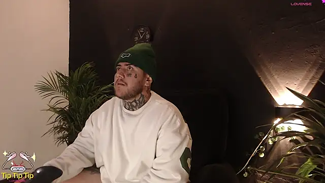 Snapshot of Ash_gusbig chatting on 02/01/25, 02:58 Ash gusbig online show from 02/01/25, 02:58