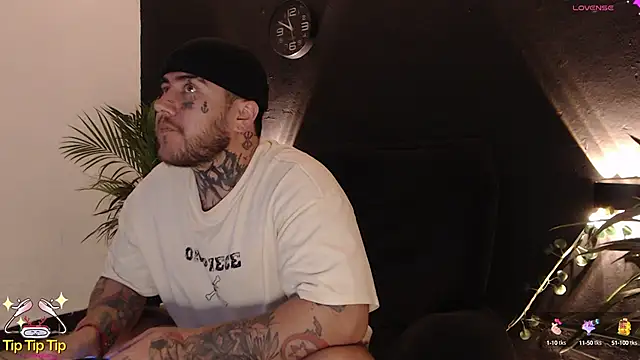 Snapshot of Ash_gusbig chatting on 02/04/25, 12:51 Ash gusbig online show from 02/04/25, 12:51