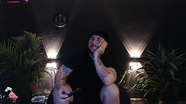 Snapshot of Ash_gusbig chatting on 02/16/25, 11:05 Ash gusbig online show from 02/16/25, 11:05