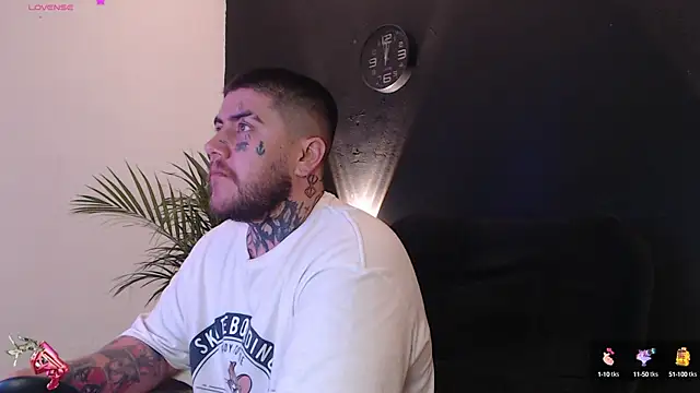 Snapshot of Ash_gusbig chatting on 02/20/25, 03:12 Ash gusbig online show from 02/20/25, 03:12