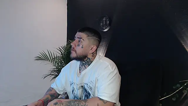 Snapshot of Ash_gusbig chatting on 02/27/25, 02:53 Ash gusbig online show from 02/27/25, 02:53