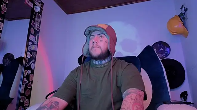 Snapshot of Ash_gusbig chatting on 09/09/25, 04:45 Ash gusbig online show from 09/09/25, 04:45