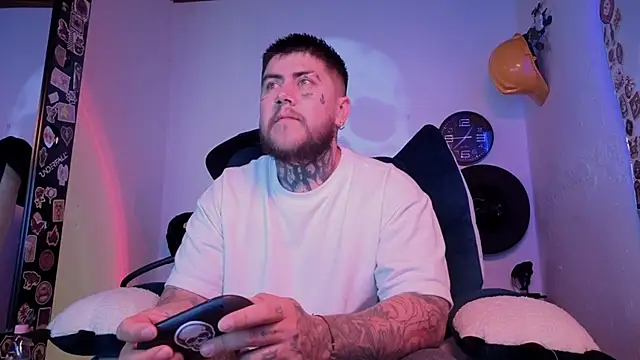 Snapshot of Ash_gusbig chatting on 09/12/25, 04:45 Ash gusbig online show from 09/12/25, 04:45