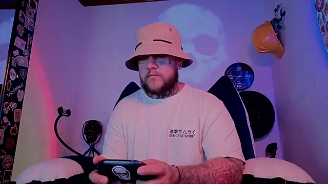 Snapshot of Ash_gusbig chatting on 09/16/25, 02:56 Ash gusbig online show from 09/16/25, 02:56