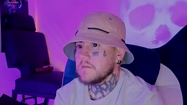 Snapshot of Ash_gusbig chatting on 11/06/25, 02:45 Ash gusbig online show from 11/06/25, 02:45