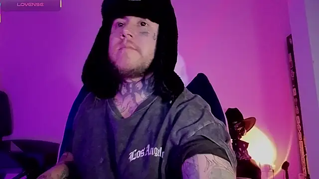 Snapshot of Ash_gusbig chatting on 11/11/25, 01:27 Ash gusbig online show from 11/11/25, 01:27