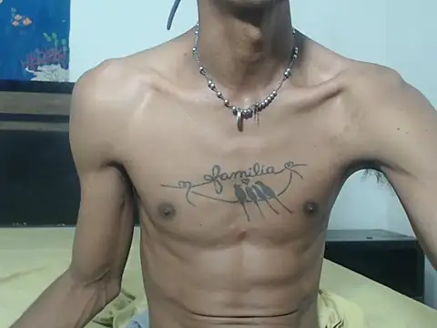 Snapshot of AlbertBigCock chatting on 04/05/26, 01:25 AlbertBigCock online show from 04/05/26, 01:25