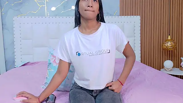 Snapshot of indianschoolgirl chatting on 11/04/25, 07:35 indianschoolgirl online show from 11/04/25, 07:35