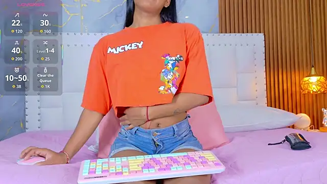 Snapshot of indianschoolgirl chatting on 11/15/25, 06:15 indianschoolgirl online show from 11/15/25, 06:15