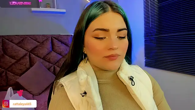 cattaleya    online show from 02/01/25, 03:19