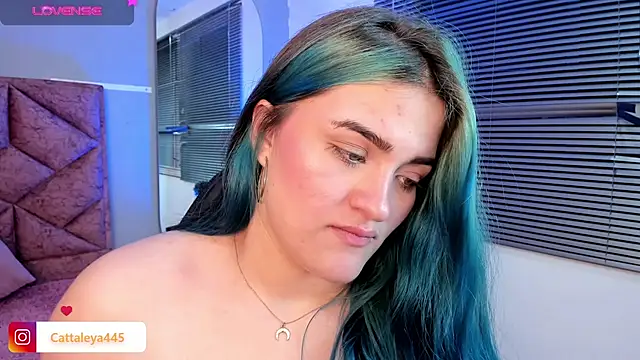 cattaleya    online show from 02/11/25, 07:02