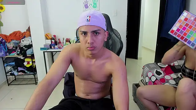 Snapshot of Max_kony chatting on 03/17/25, 12:30 Max kony online show from 03/17/25, 12:30