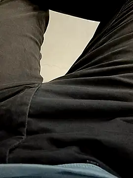 Snapshot of You_are__mine_ chatting on 10/16/25, 12:06 You are mine online show from 10/16/25, 12:06