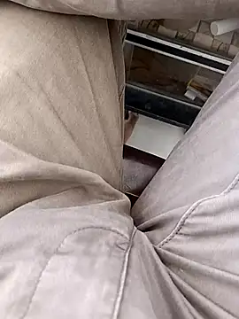 Snapshot of You_are__mine_ chatting on 10/21/25, 04:46 You are mine online show from 10/21/25, 04:46