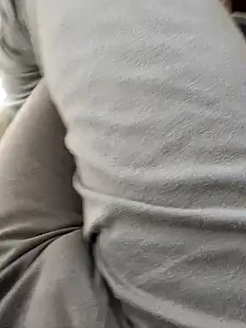 Snapshot of You_are__mine_ chatting on 10/24/25, 08:00 You are mine online show from 10/24/25, 08:00